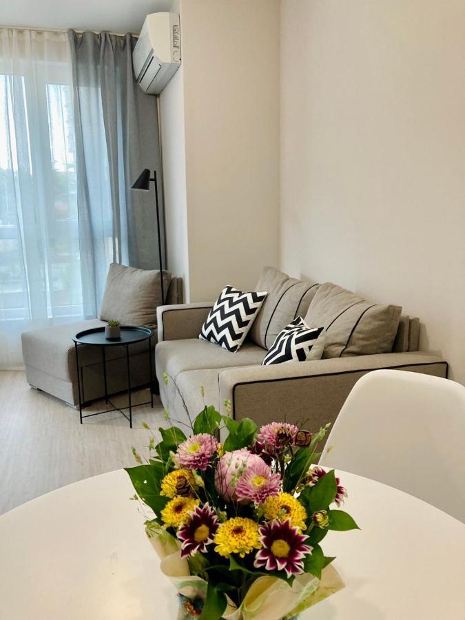 Pearl Apartments Burgas Stad Buitenkant foto