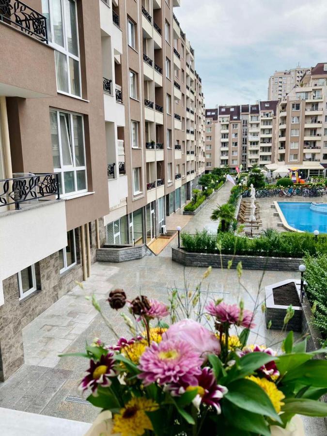 Pearl Apartments Burgas Stad Buitenkant foto