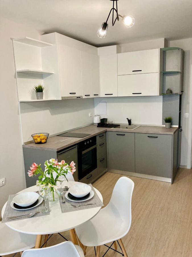 Pearl Apartments Burgas Stad Buitenkant foto